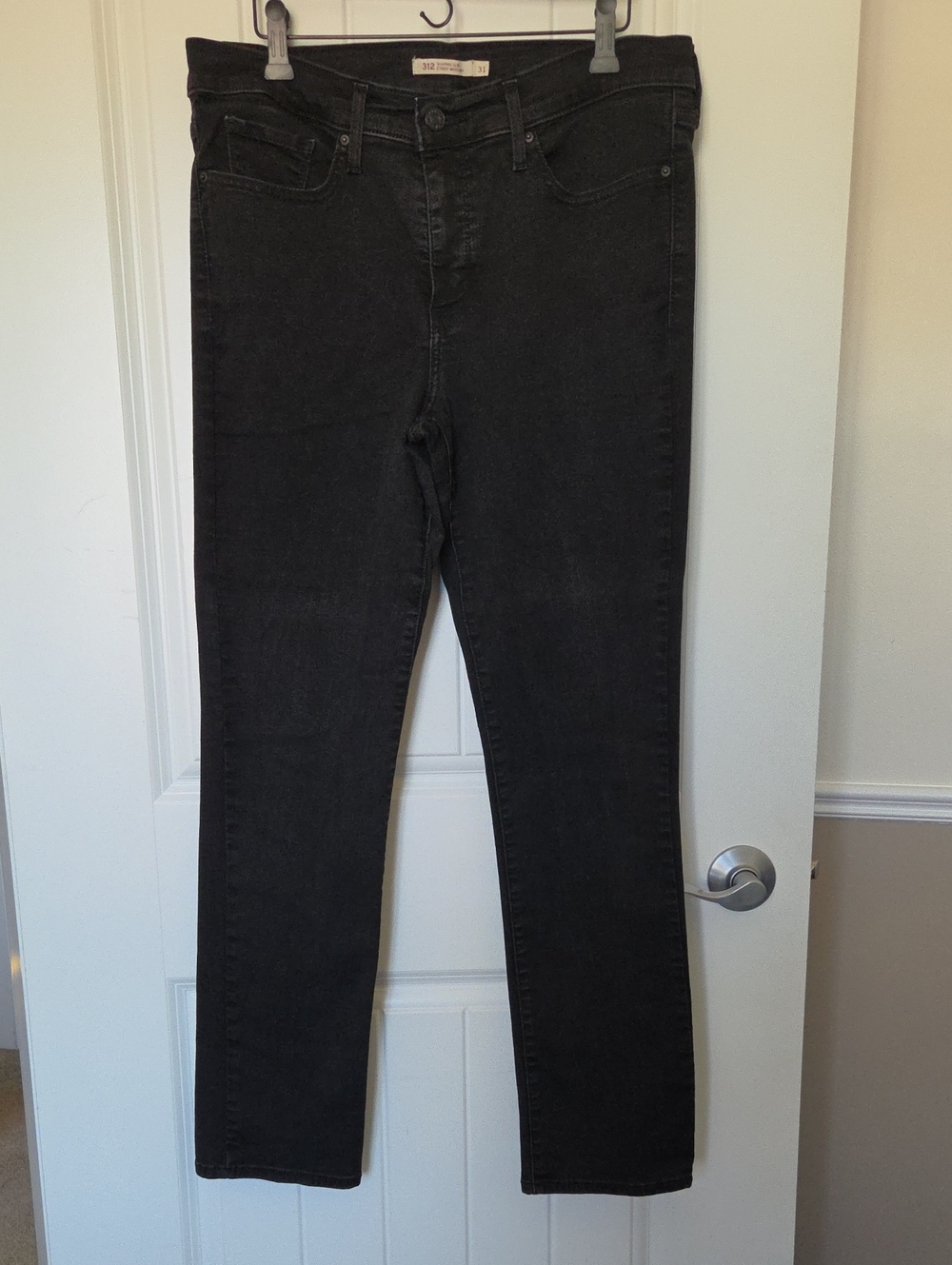 Levis 312 Shaping Slim Jeans, Black (size 31)